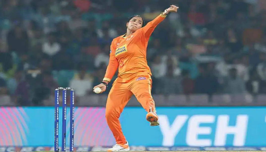  Sneh Rana bowling in a WPL 2024 match for Gujarat Giants.